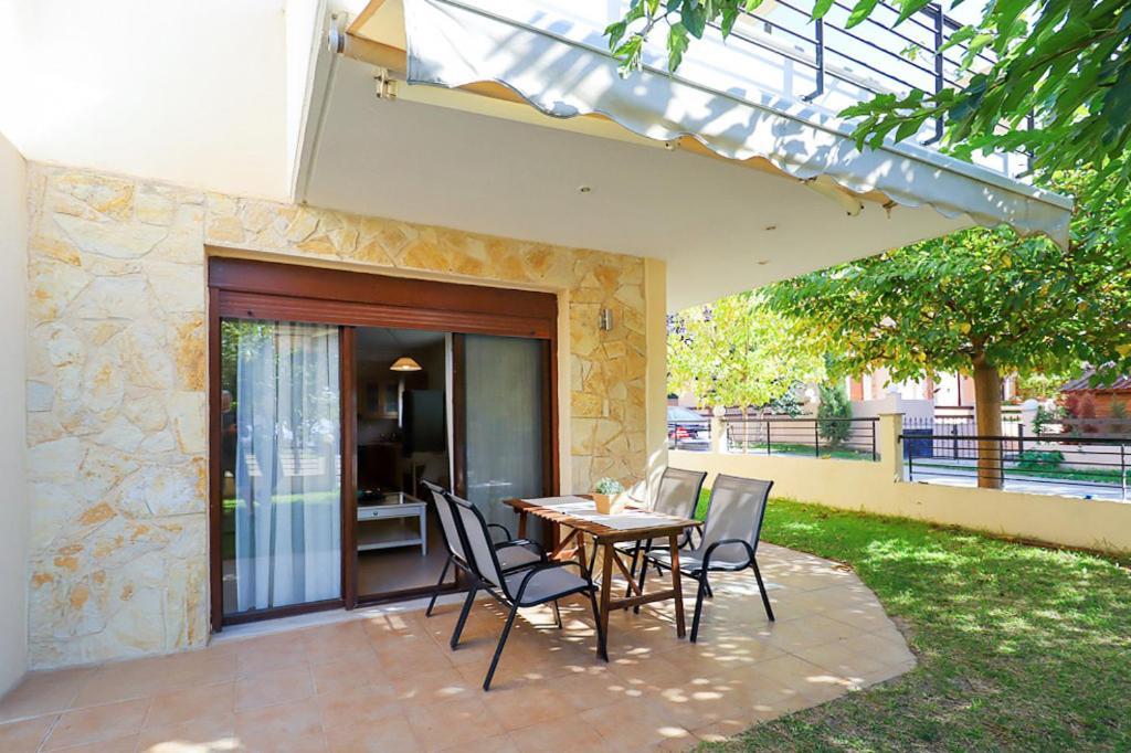 Guedin Sea Side Maisonette, Holiday home